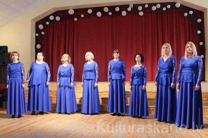 Sieviešu vokālais ansamblis "Pieskāriens"